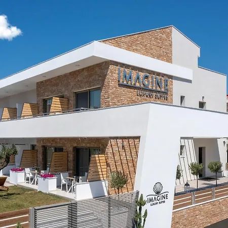 Imagine Luxury מלון דירות ניקיטי