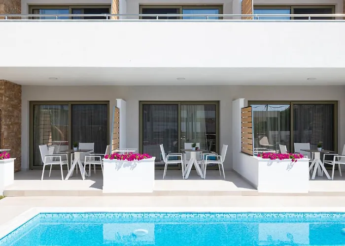 Imagine Luxury מלון דירות 4*